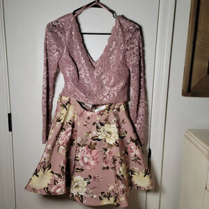 Camille La Vie 2-Piece Floral and Lace Elegant Shimmer Dress | Size 7